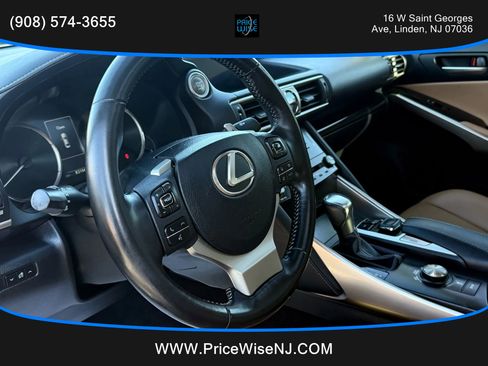 Used 2017 Lexus IS 300 F Sport image 9