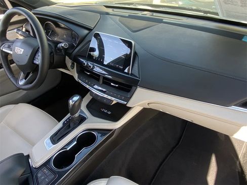 Certified 2022 Cadillac CT4 Luxury w/ Sun And Sound Package image 13