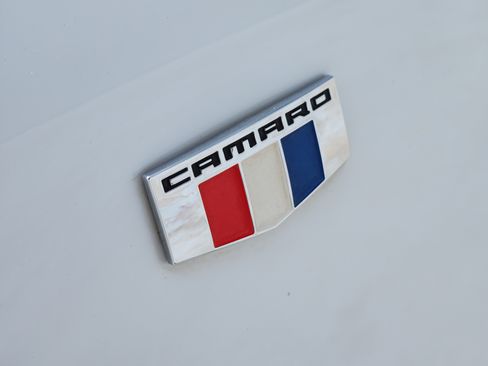 Used 2017 Chevrolet Camaro LT RWD image 11