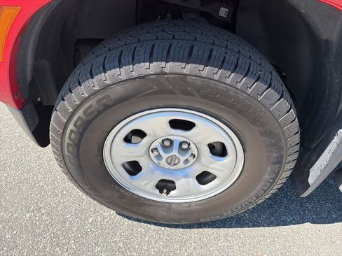 Used 2022 Nissan Frontier S w/ Technology Package image 11