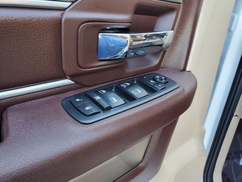 Used 2018 RAM 3500 SLT w/ Luxury Group image 11