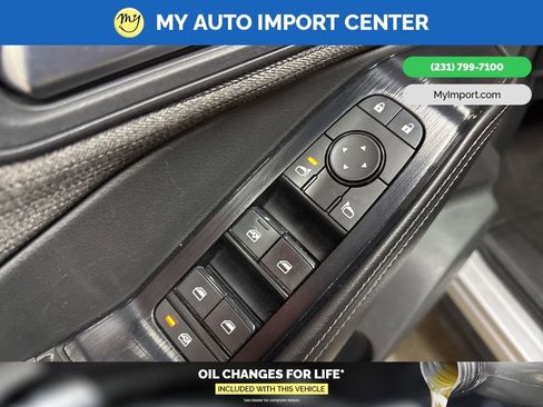 Used 2022 Nissan Rogue SV image 11