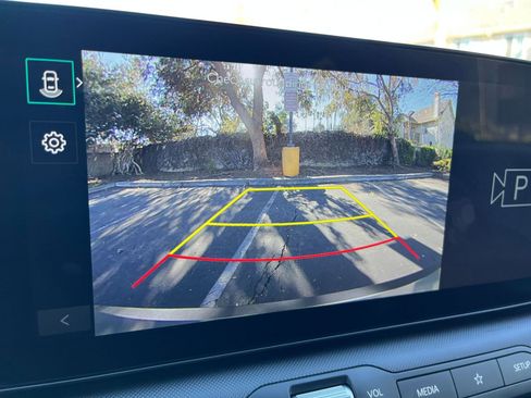 Used 2025 Kia K4 LXS image 22