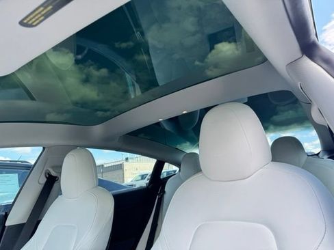 Used 2022 Tesla Model 3 Long Range AWD/4WD image 14