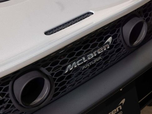 Used 2023 McLaren Artura image 28