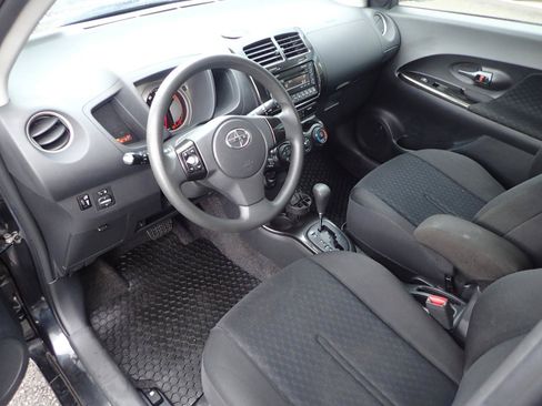 Used 2010 Scion xD FWD image 9