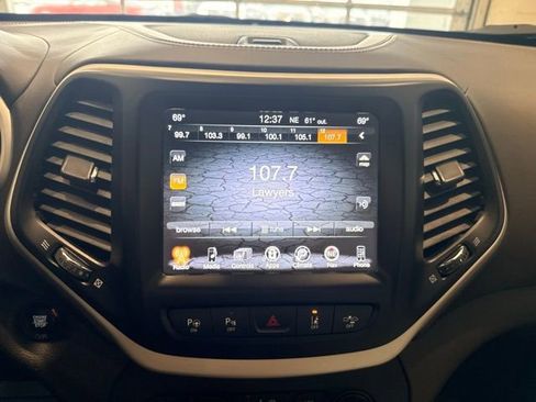 Used 2018 Jeep Cherokee Overland w/ Technology Group image 33