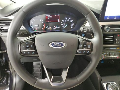 Used 2022 Ford Escape SE w/ SE Sport Appearance Package image 24
