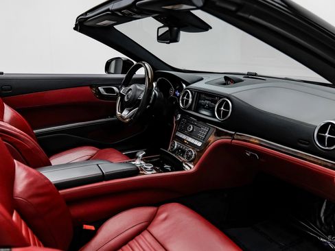 Used 2017 Mercedes-Benz SL 550 image 48