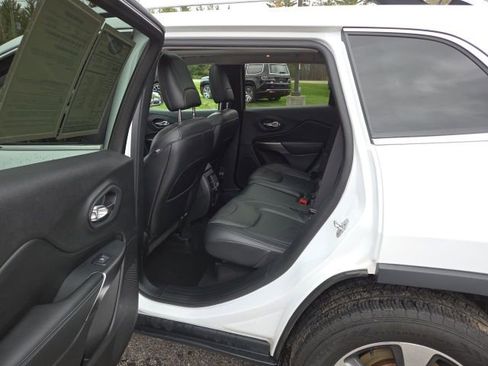 Used 2020 Jeep Cherokee Limited w/ Luxury Group AWD/4WD image 25