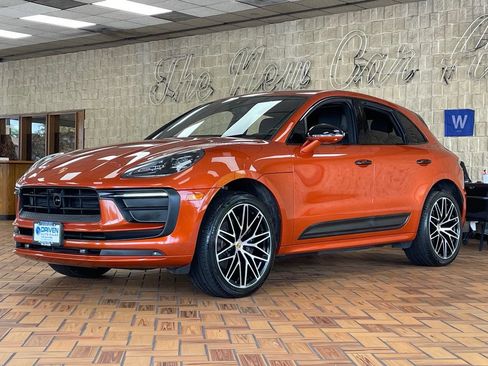 Used 2023 Porsche Macan AWD/4WD image 4