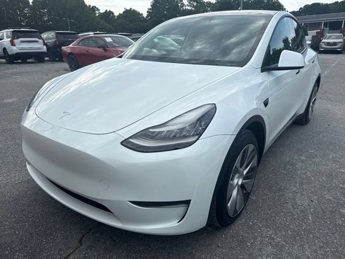 Used 2021 Tesla Model Y Long Range AWD/4WD image 1