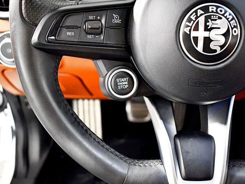 Used 2020 Alfa Romeo Giulia AWD w/ Quick Order Package 22J Sport image 25