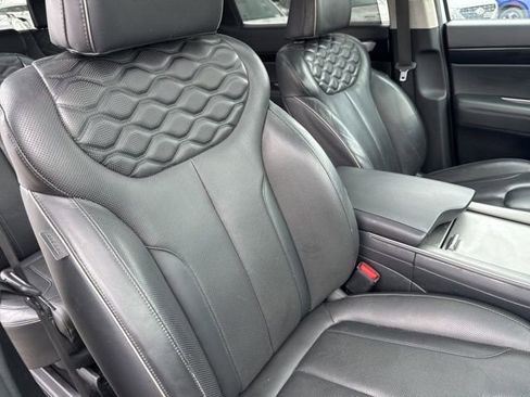Used 2022 Hyundai Palisade Limited w/ Winter Package image 28