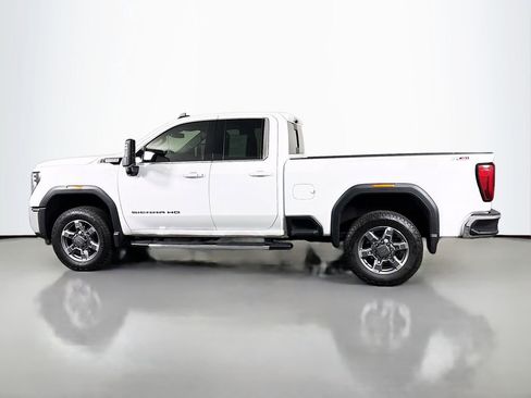 Used 2025 GMC Sierra 2500 SLE w/ SLE Value Package; image 5