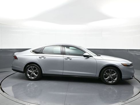 Used 2023 Honda Accord EX-L image 5