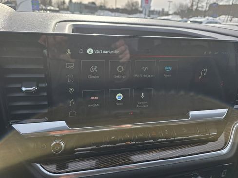 Used 2025 GMC Sierra 1500 Elevation image 22