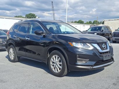 Used 2017 Nissan Rogue SV