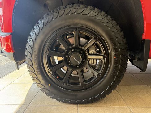 Used 2020 Chevrolet Silverado 1500 Custom w/ Custom Value Package image 13