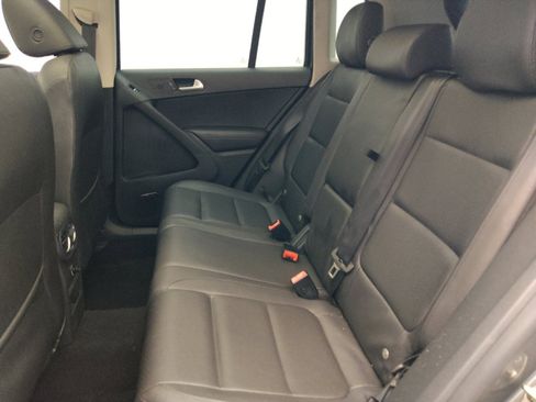 Used 2015 Volkswagen Tiguan SEL FWD image 18