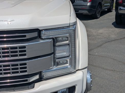 Used 2019 Ford F450 Platinum w/ Platinum Ultimate Package AWD/4WD image 13