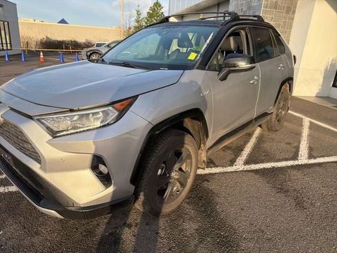 Used 2021 Toyota RAV4 XSE image 3