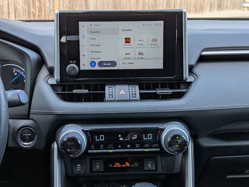 Used 2023 Toyota RAV4 XLE Premium image 19