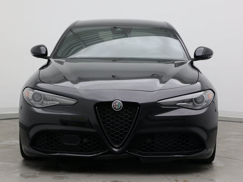 Used 2022 Alfa Romeo Giulia Sprint RWD image 2