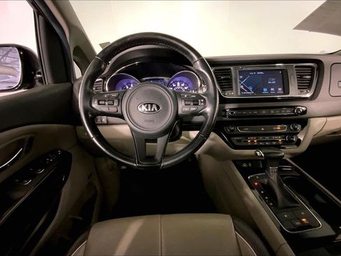 Used 2018 Kia Sedona SX FWD image 5