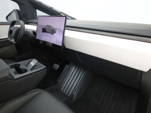 Used 2024 Tesla Cybertruck AWD Crew Cab image 25