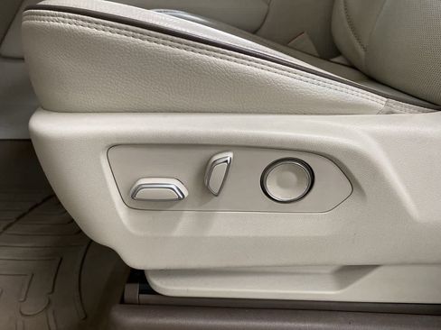 Used 2021 GMC Yukon Denali w/ Denali Premium Package image 14