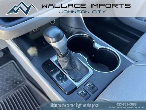 Used 2016 Toyota Highlander XLE image 19