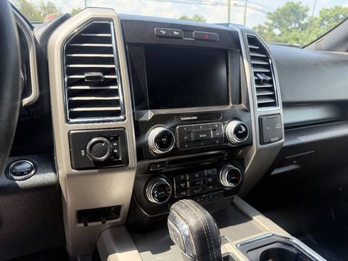 Used 2015 Ford F150 Lariat w/ Equipment Group 502A Luxury AWD/4WD image 3