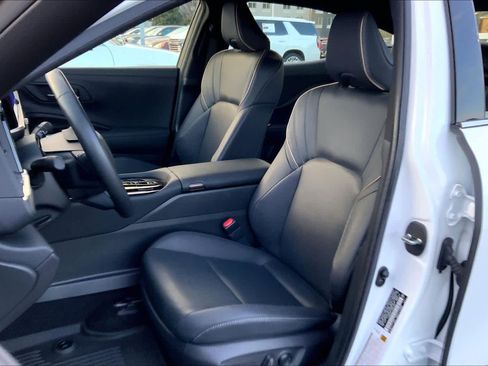 Used 2024 Toyota Crown Limited image 7