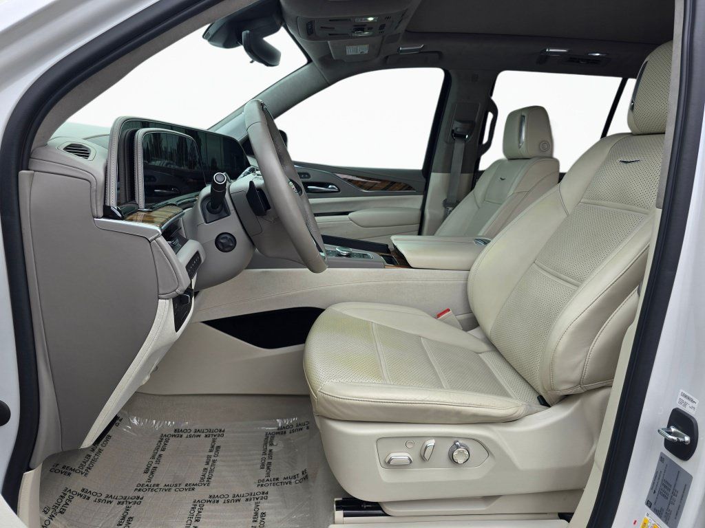 Used 2021 Cadillac Escalade Sport Platinum w/ LPO, ONYX Package AWD/4WD image 11