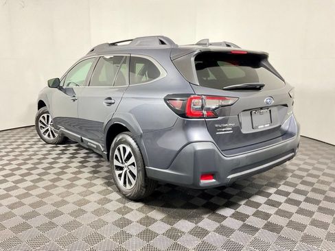 Used 2023 Subaru Outback Premium AWD/4WD image 11