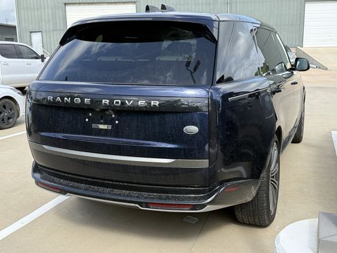 Used 2023 Land Rover Range Rover Long Wheelbase SE AWD/4WD image 3