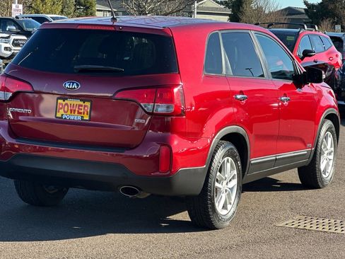 Used 2014 Kia Sorento LX image 4