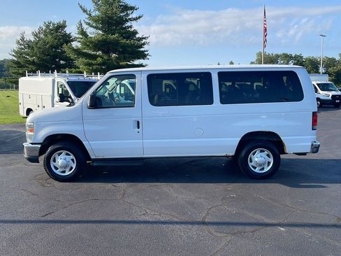 Used 2013 Ford E-350 and Econoline 350 XLT RWD image 2