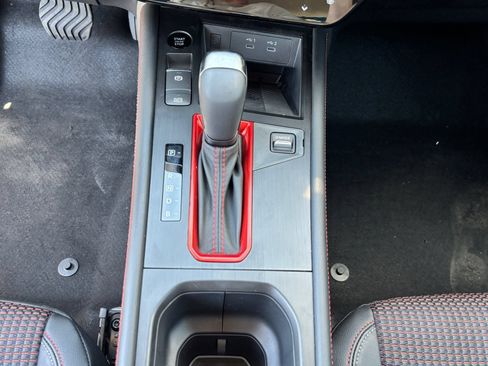 New 2026 Nissan Kicks SR FWD image 30
