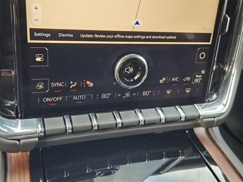 Used 2025 GMC Yukon XL Denali image 19