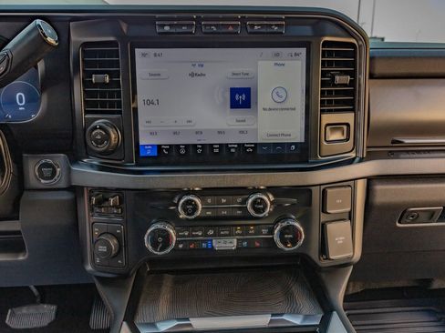 Used 2024 Ford F250 Platinum w/ FX4 Off-Road Package AWD/4WD image 25