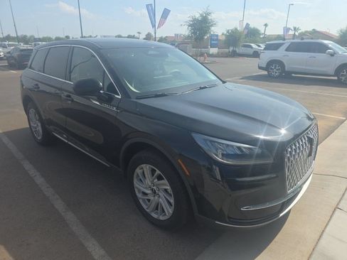 Used 2023 Lincoln Corsair AWD image 4