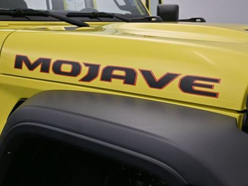 Used 2023 Jeep Gladiator Mojave AWD/4WD image 36