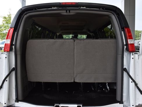 Used 2024 Chevrolet Express 3500 LS RWD image 10