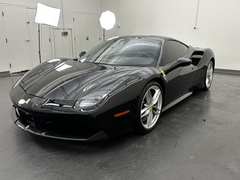 Used 2016 Ferrari 488 GTB RWD image 4