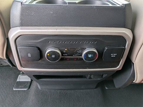 Used 2024 Ford Expedition Max Limited image 18
