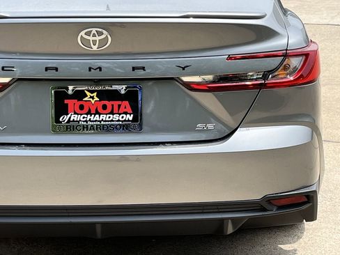 Used 2026 Toyota Camry SE w/ Convenience Package FWD image 6