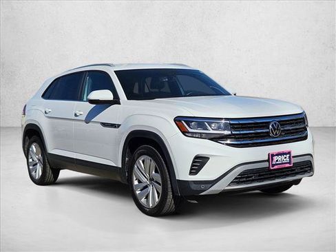 Used 2020 Volkswagen Atlas Cross Sport SE FWD image 3