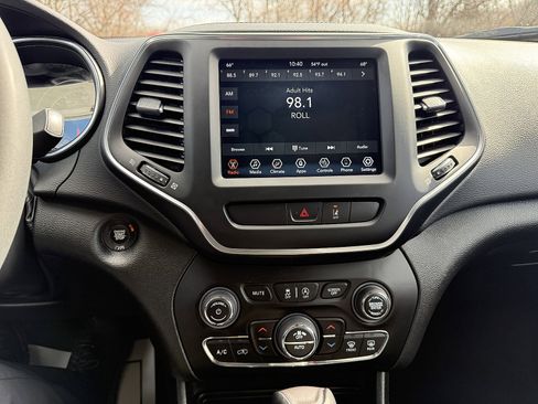 Used 2022 Jeep Cherokee Latitude Lux image 18